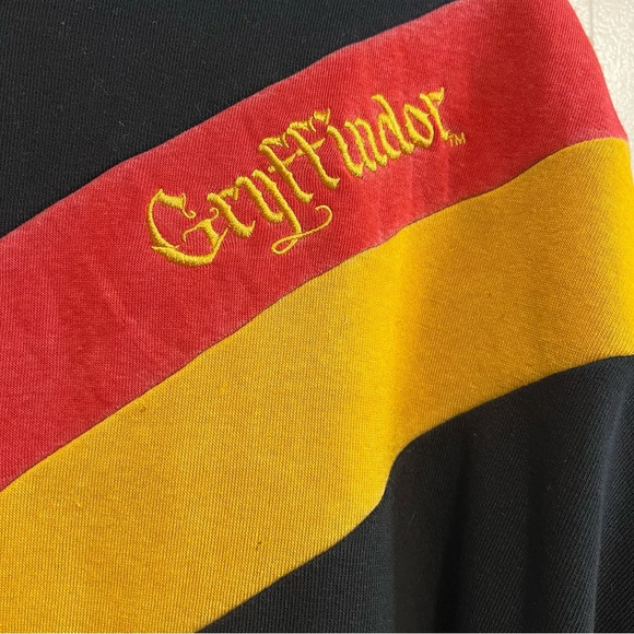 Hot Topic Harry Potter Chevron Gryffindor Black Sweatshirt. Size Medium. NWT. - Picture 6 of 15